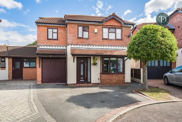 Oxford Close, Great Sutton, CH66 2WE, photo 1