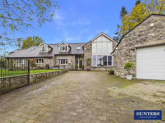 Cowan Head, Burneside, LA8, photo 1