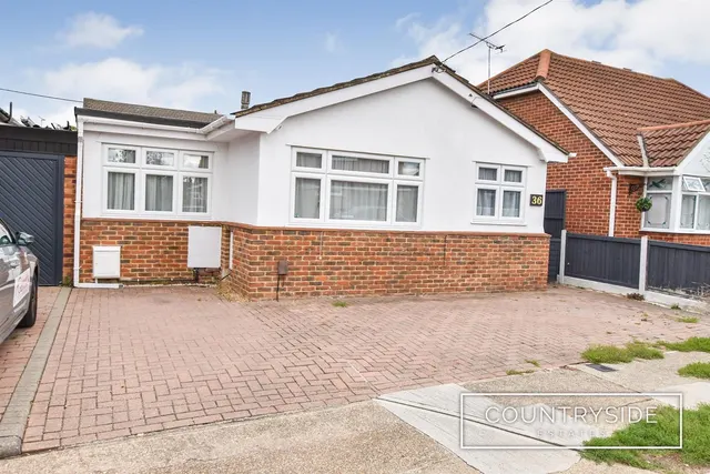 Metz Avenue, Canvey Island, photo 1