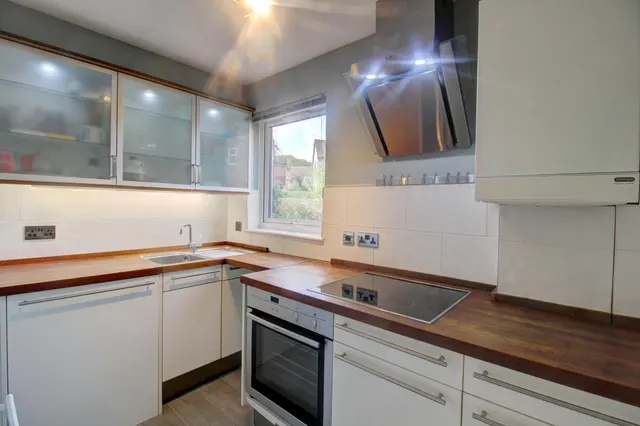 Markham Road, Capel, RH5, photo 2