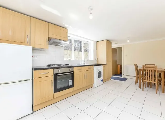 Photo 3 — Chantrey Road, Stockwell, SW9