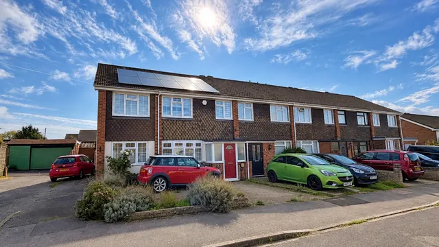 Mortimer Close, Netley Abbey, SO31, photo 1