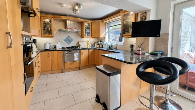 Mortimer Close, Netley Abbey, SO31, photo 2