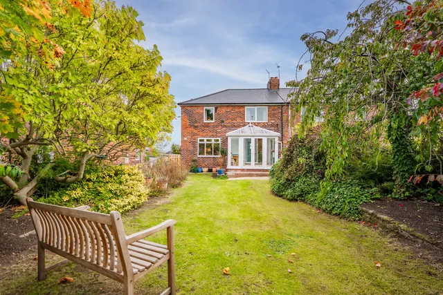 Longfields Crescent, Hoyland, S74, photo 1