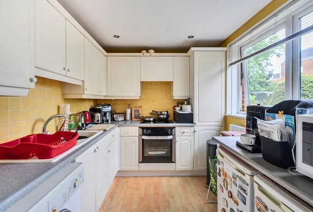 Photo 3 — Briarwood Court, The Avenue, KT4 7EL