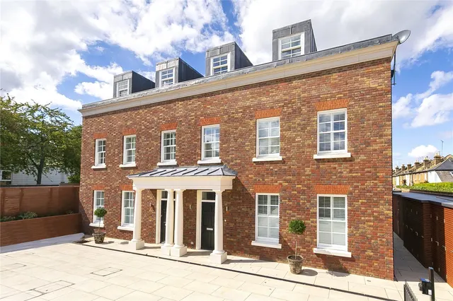 Kings Road, Richmond, TW10, photo 1