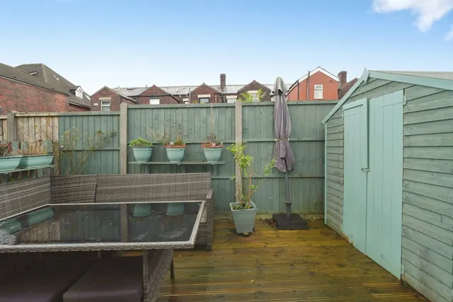 Wood Edge Close, Bolton, BL3, photo 3