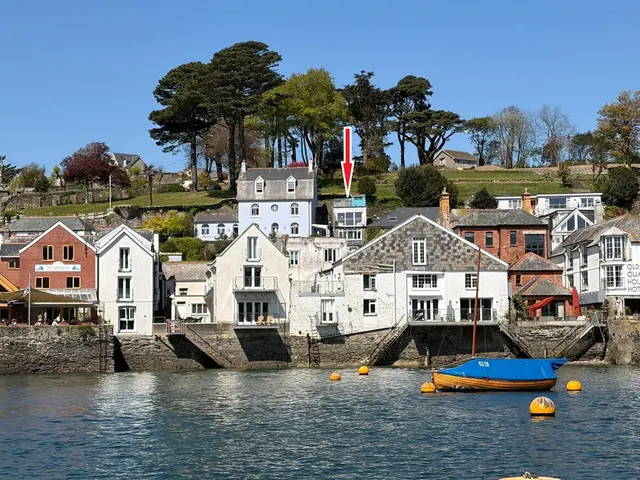 Bull Hill, Fowey, photo 1