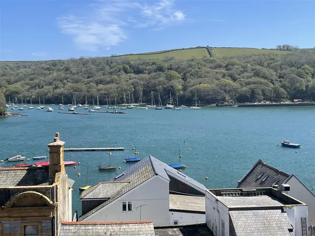 Bull Hill, Fowey, photo 2