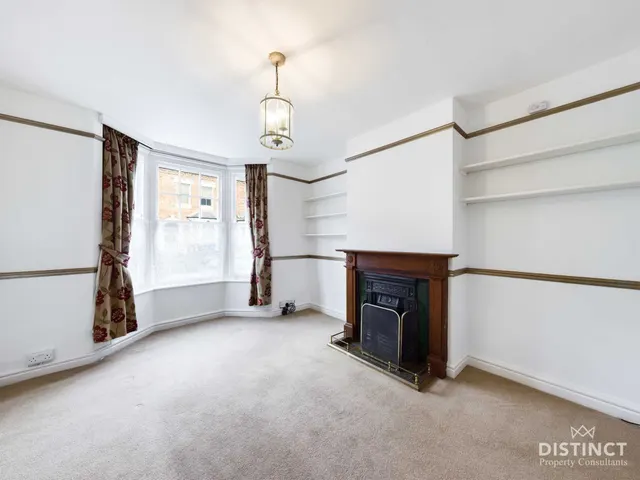 Photo 3 — Queens Road, Banbury, OX16 0ED