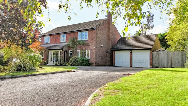 5 bedroom house — Mountbatten Avenue, Kenilworth, Warwickshire, CV8