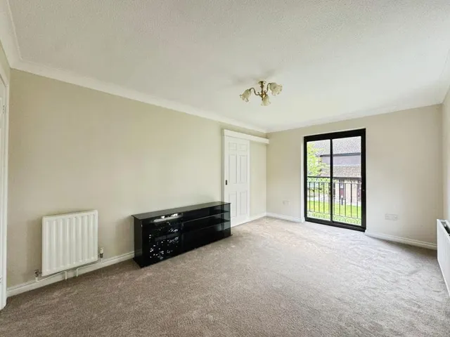 Crowthorne Road, Bracknell, RG12, photo 3