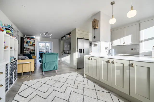 Photo 3 — Salisbury Road, Barnet, EN5 4JL
