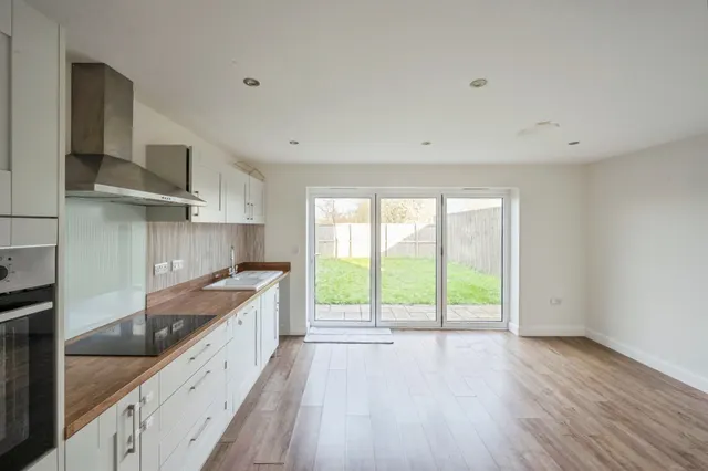 Avro Way, Blaxton, DN9, photo 3