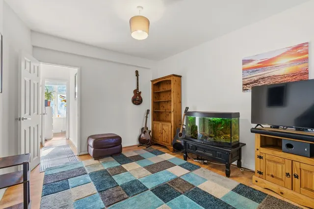 Demesne Road, SM6, photo 1
