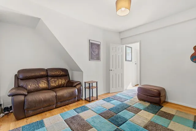 Demesne Road, SM6, photo 2