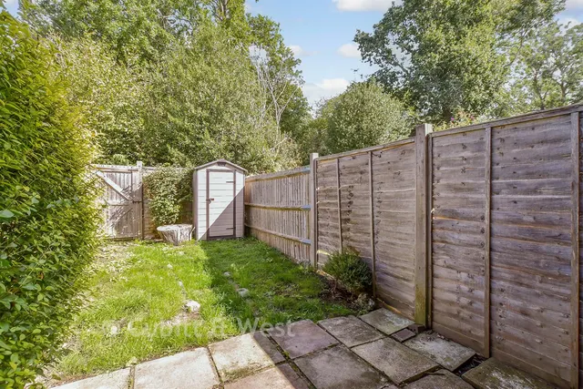 Mapledown Close, Southwater, RH13, photo 2