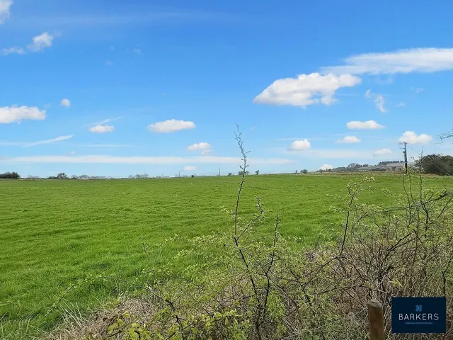 Photo 3 — Cliff Hollins Lane East Bierley, Bradford BD4 6RQ