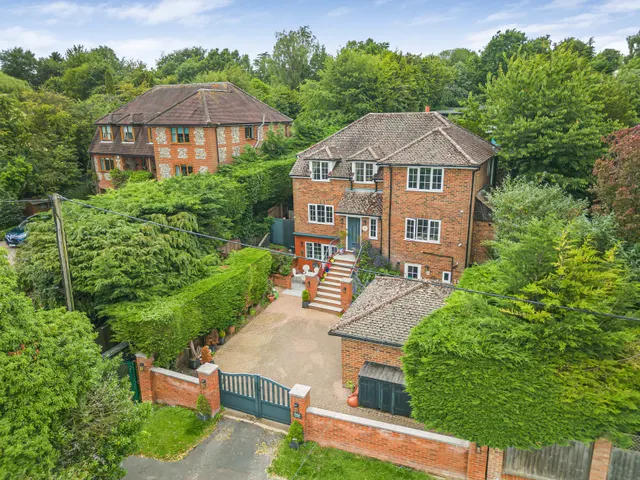 Haw Lane, Bledlow Ridge, HP14, photo 1