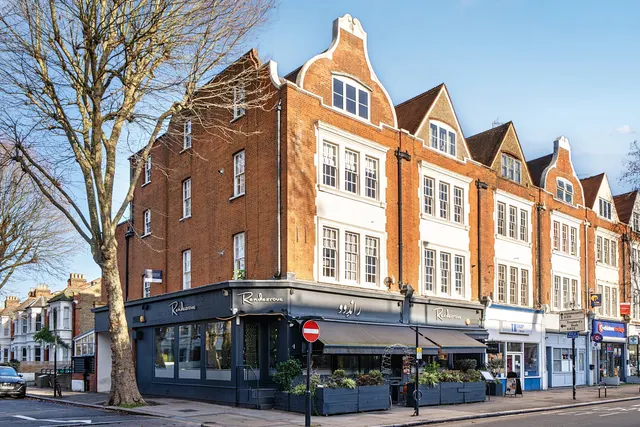 Photo 3 — Chiswick High Road, Chiswick, London, W4