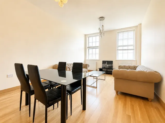Academy Court, Dagenham, RM8, photo 1