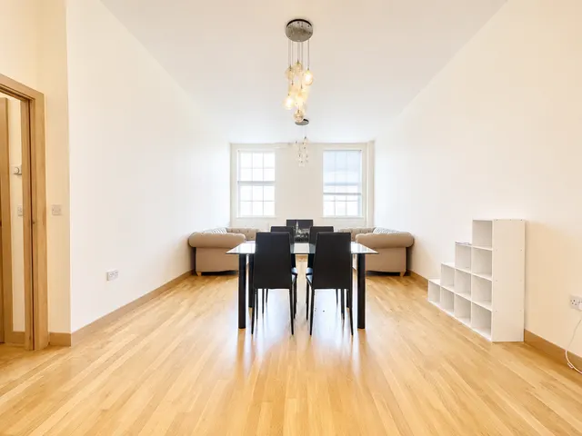 Academy Court, Dagenham, RM8, photo 2