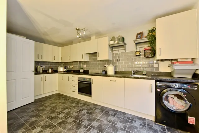 Photo 3 — Lavender Way, SHEFFIELD, South Yorkshire, S5