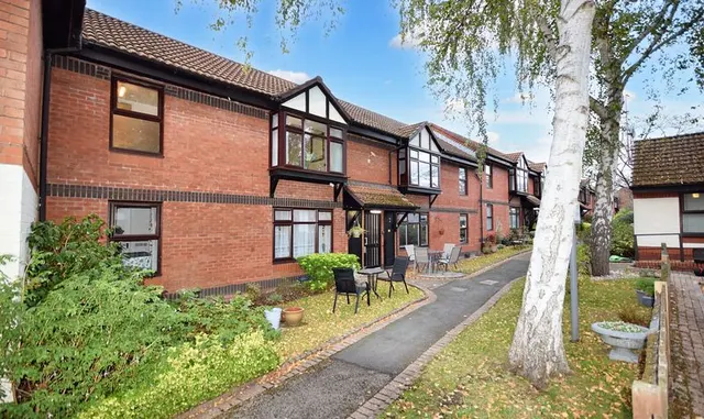 Prospect Place, Epsom, KT17, photo 1