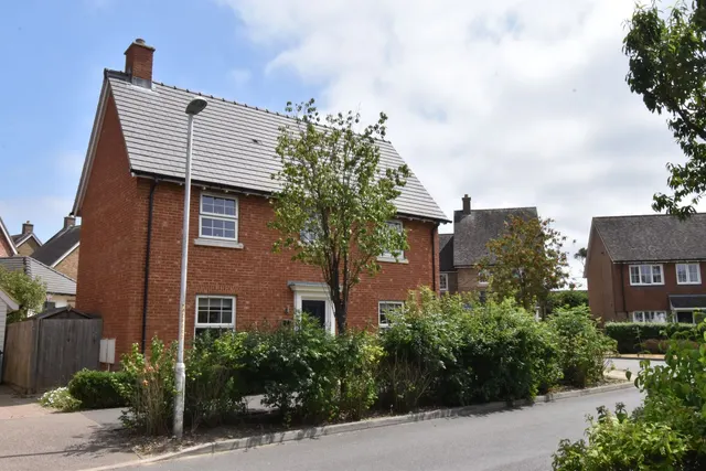 Alexander Road, Harrietsham, photo 1