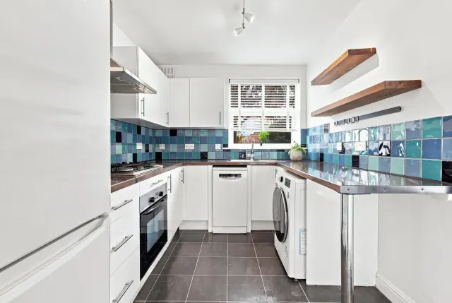 Photo 3 — Adelaide Road, Leyton, E10