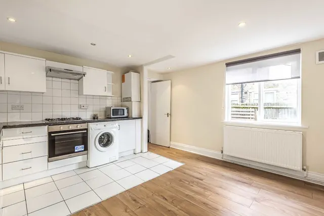 Montrell Road, SW2, photo 1