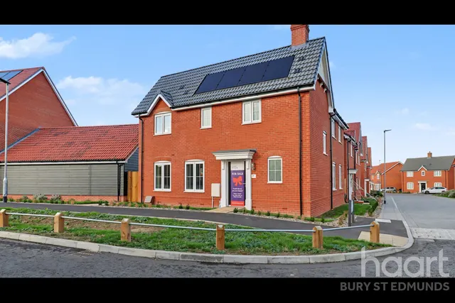 Saltsman Road, Bury St Edmunds, IP32, photo 1