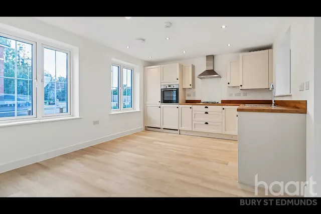 Saltsman Road, Bury St Edmunds, IP32, photo 3