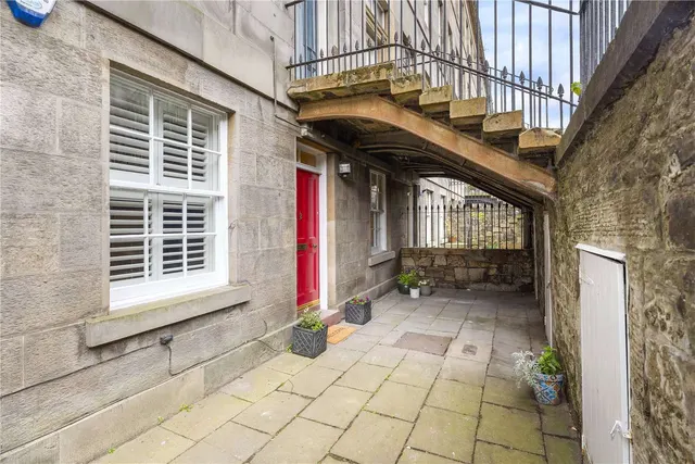 Montgomery Street, Hillside, Edinburgh, Midlothian, EH7 5JS, photo 1