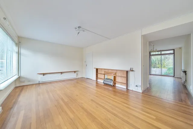 Photo 2 — Lankton Close, Beckenham, Kent, BR3