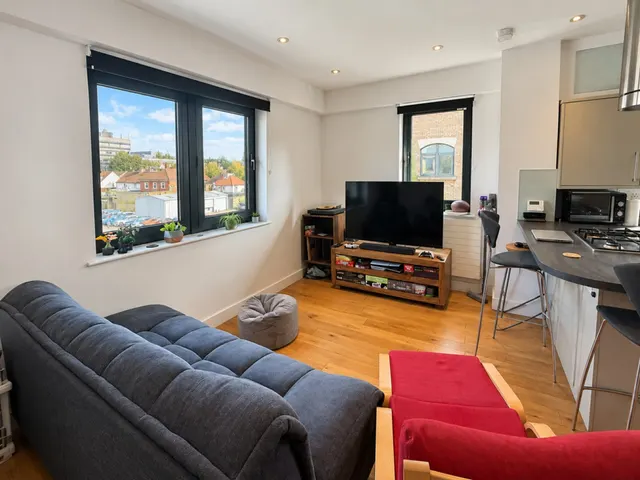 Kensington House, Corner Hall, HP3, photo 3
