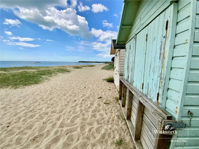 Photo 2 — Beach Hut, Gundimore Beach, Christchurch, Dorset, BH23