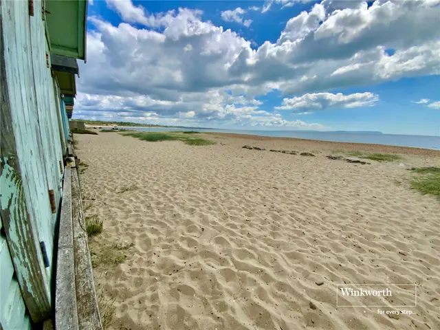 Photo 3 — Beach Hut, Gundimore Beach, Christchurch, Dorset, BH23