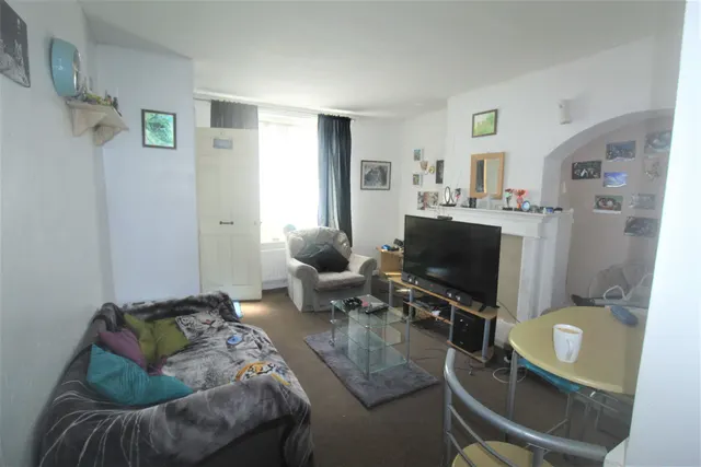 Photo 3 — Oxlow Lane, Dagenham, Essex, RM10 7XX