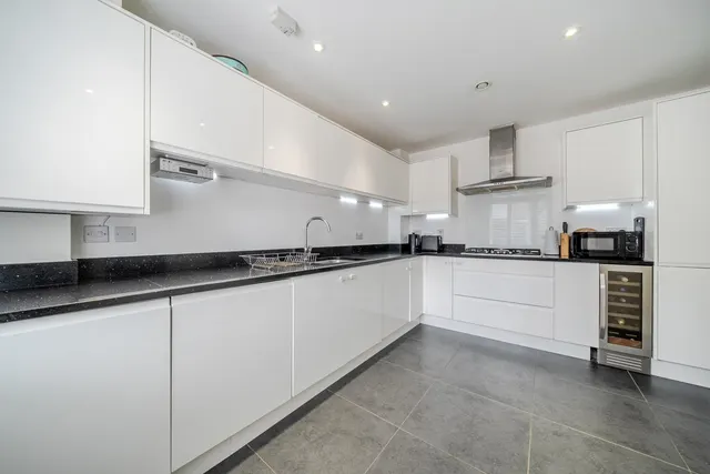 Photo 2 — Ashmead Court, Kent, DA9