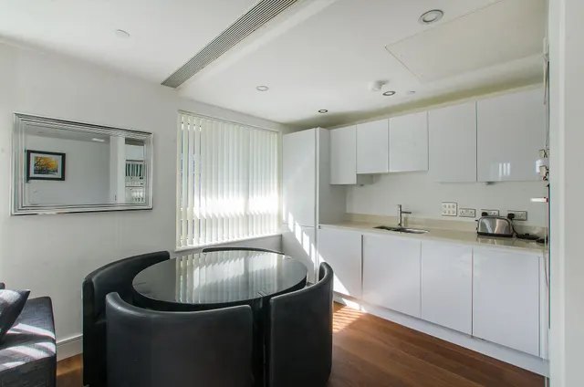 Photo 2 — Apartment 1005, Talisman Tower, 6 Lincoln Plaza, London