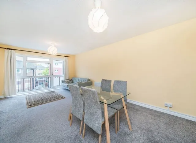 Photo 2 — Surbiton Road, Kingston Upon Thames, KT1