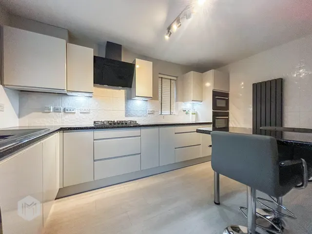 Photo 3 — Greensbridge Gardens, Westhoughton, Bolton, BL5 3GQ