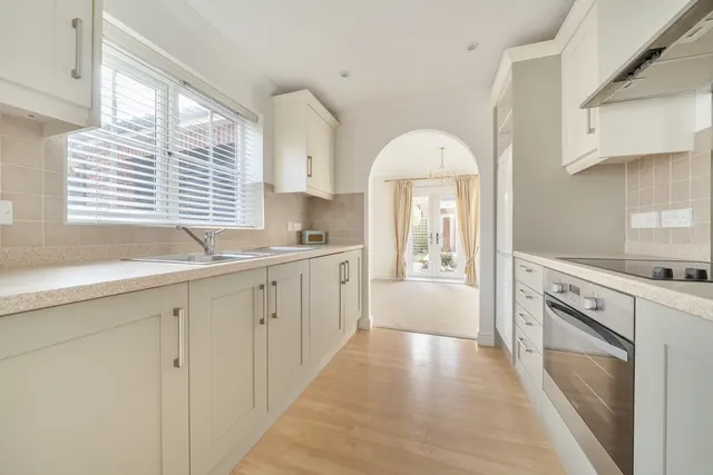 Ainsworth Road, Holt, photo 3