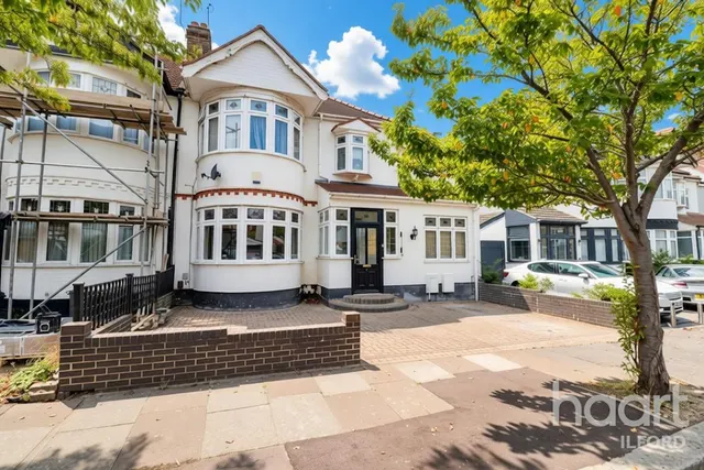 Stonehall Avenue, Ilford, IG1, photo 2