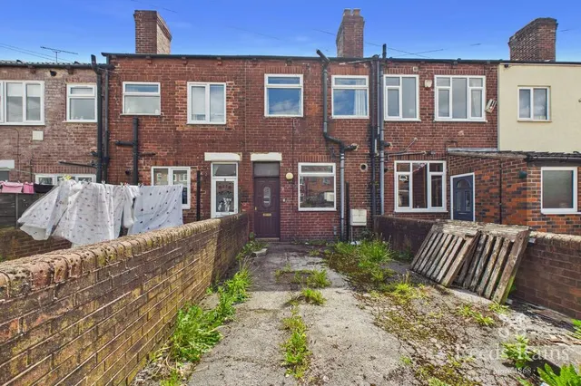 2 bedroom house — South View, Featherstone, West Yorkshire, WF7