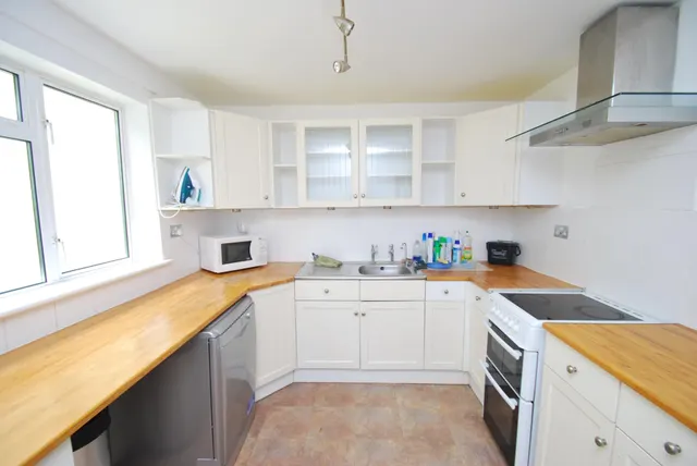 Gloucester Road, Bath, BA1, photo 3