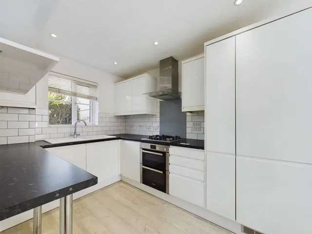 Poltair Meadow, Penryn, TR10, photo 2