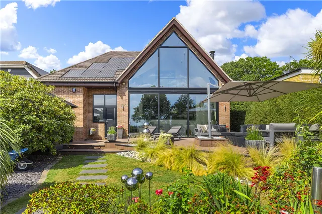 Sandy Lane, Wokingham, Berkshire, RG41 4ST, photo 1
