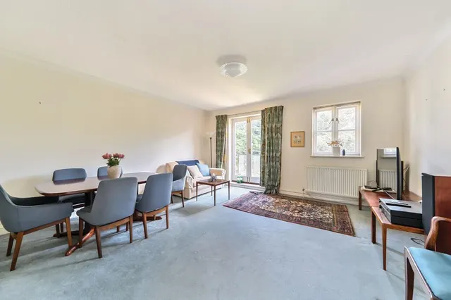 Photo 3 — Grenville Place, Mill Hill, NW7, London